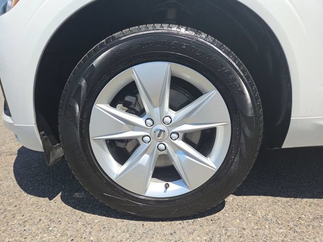 Used 2022 Volvo XC60 B5 Momentum AWD/4WD image 27