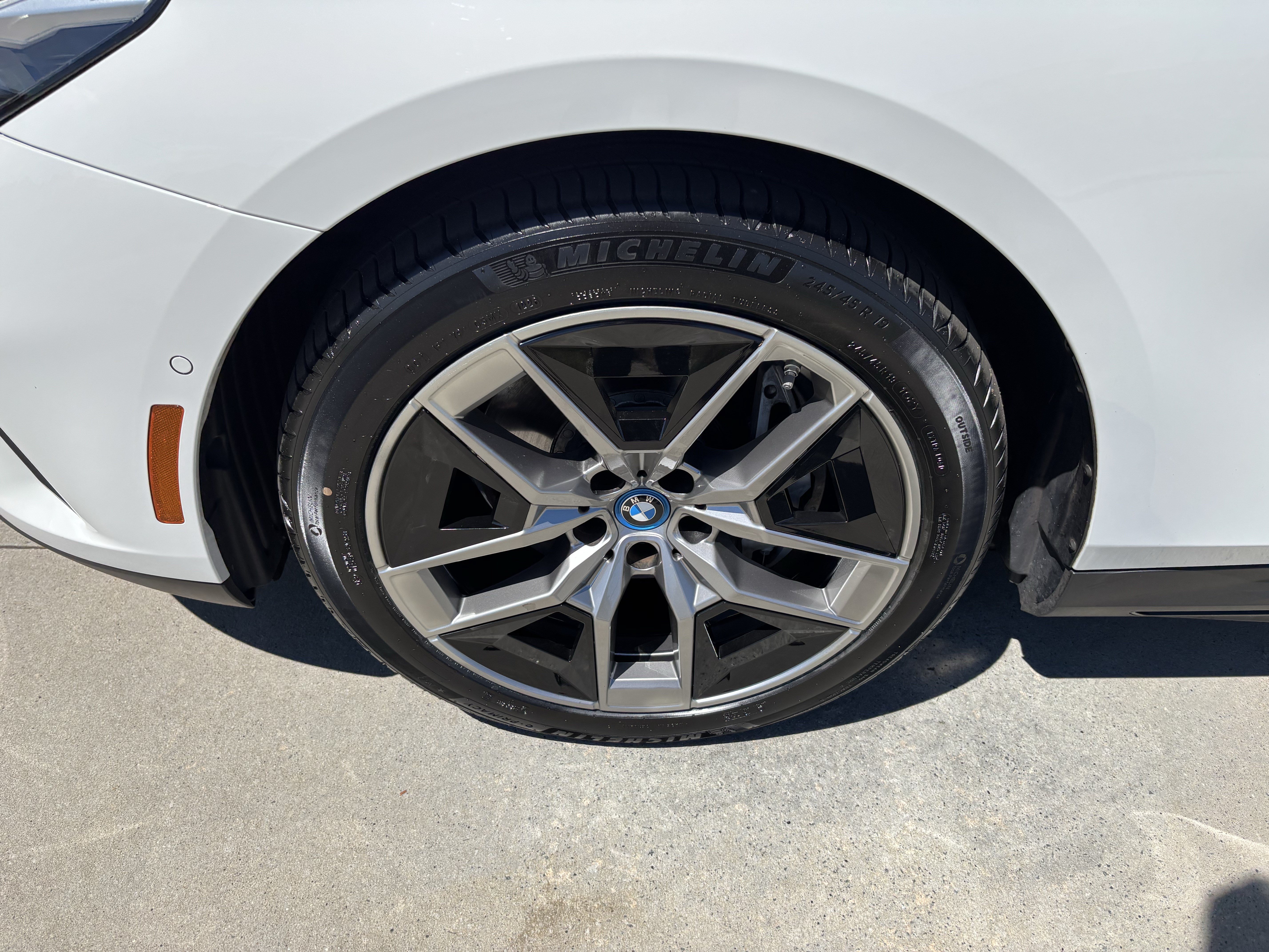 Certified 2024 BMW i5 eDrive40i w/ Convenience Package RWD image 13