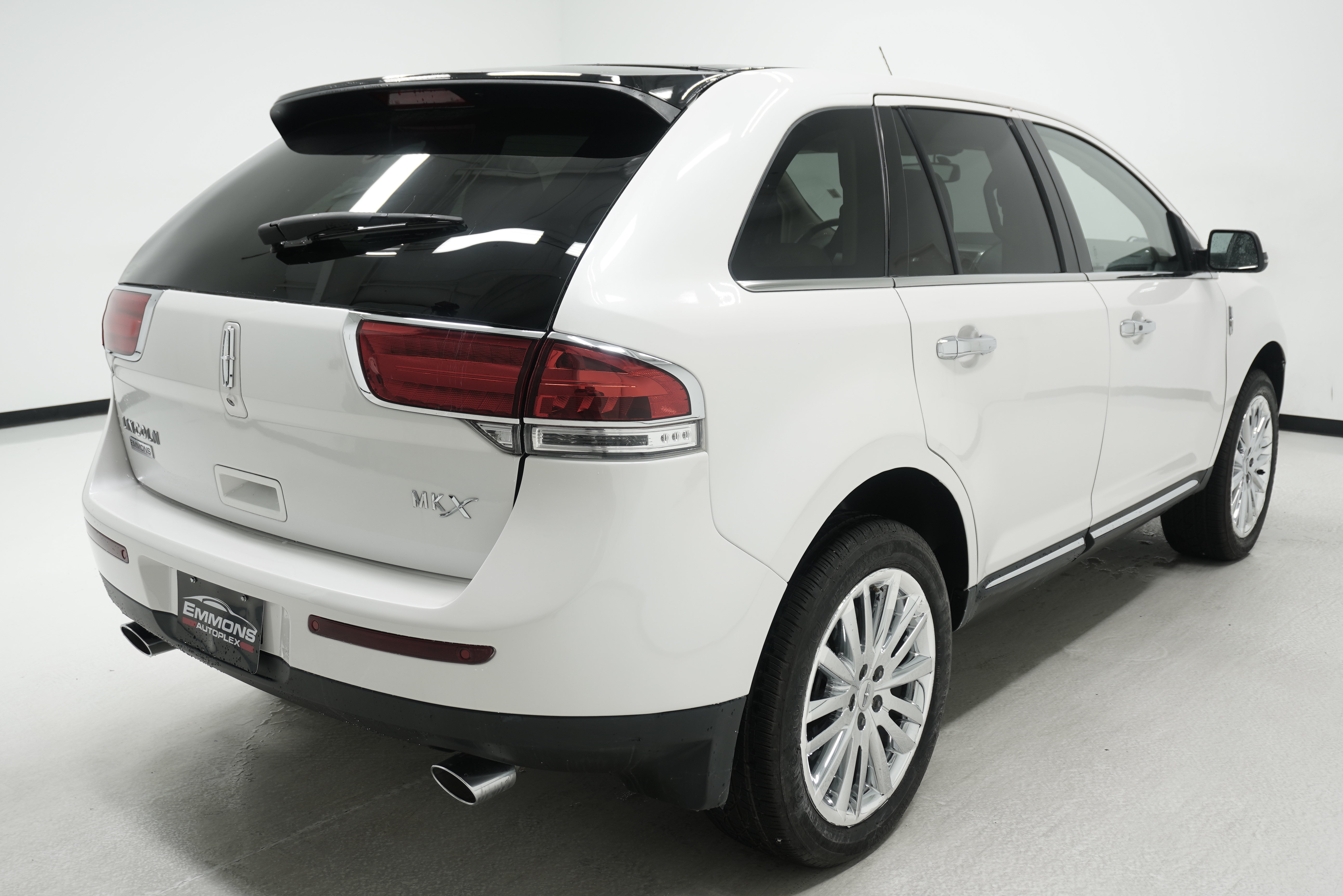 Used 2014 Lincoln MKX FWD w/ Equipment Group 102A image 4