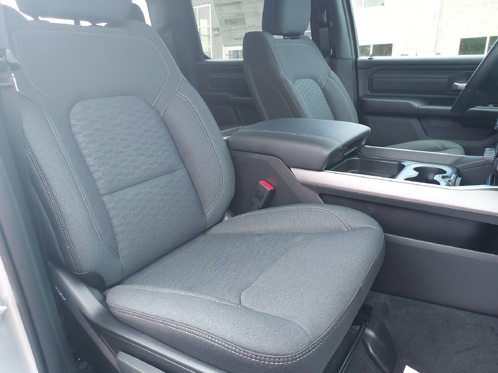 New 2026 RAM 1500 Express AWD/4WD image 29