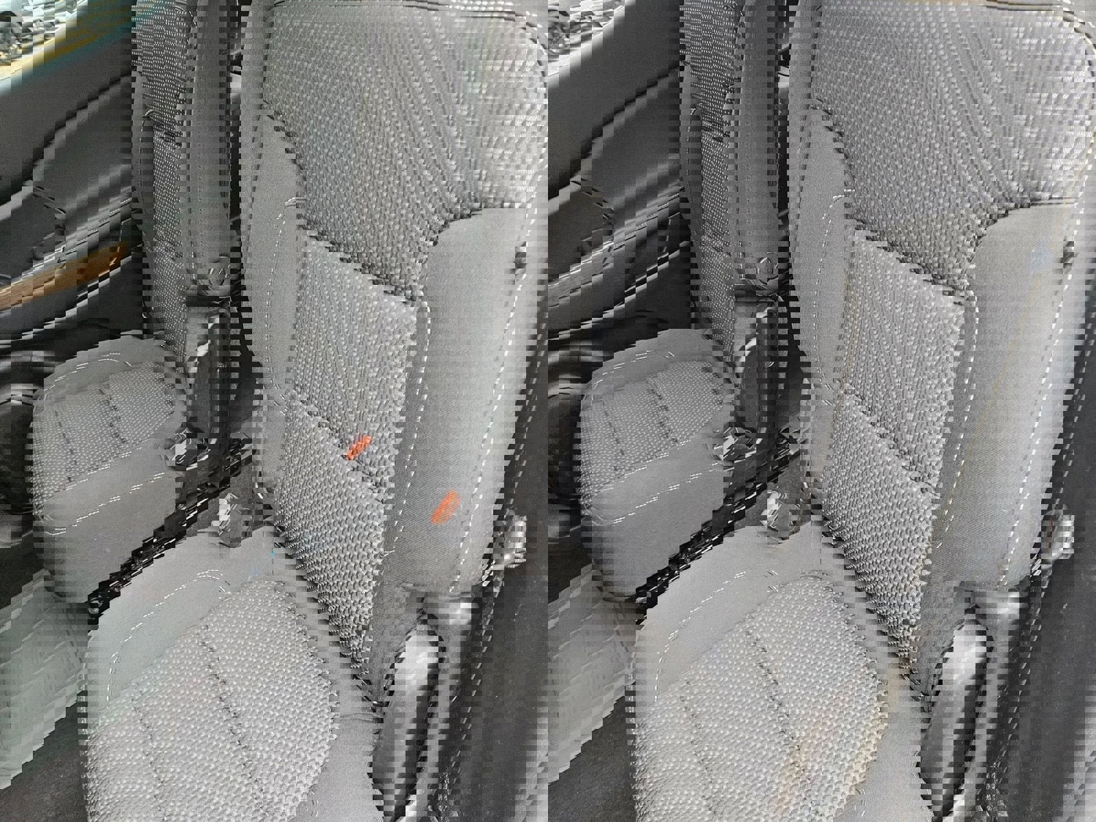 Used 2021 GMC Acadia SLE w/ Driver Convenience Package FWD image 27