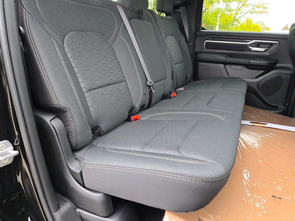 New 2026 RAM 1500 4x4 Crew Cab image 11