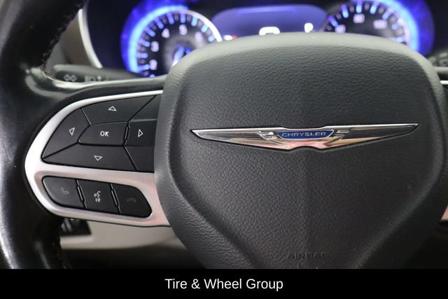 Used 2019 Chrysler Pacifica Touring-L Plus w/ Advanced Safetytec Group FWD image 8