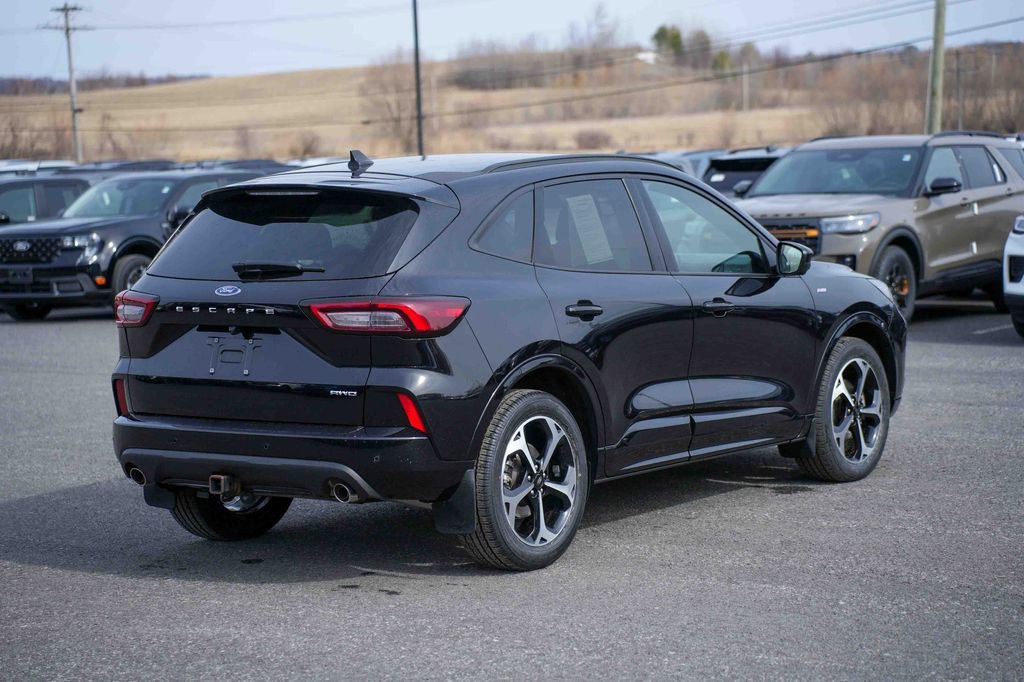 Certified 2023 Ford Escape ST-Line Select w/ Tech Pack #2 image 5