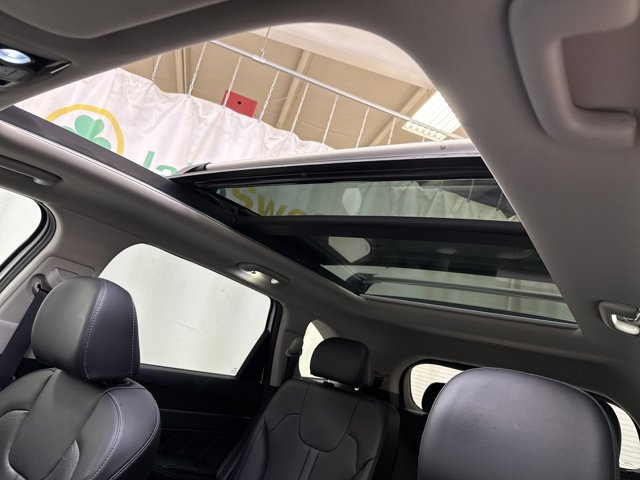 Certified 2022 Kia Sorento SX image 24