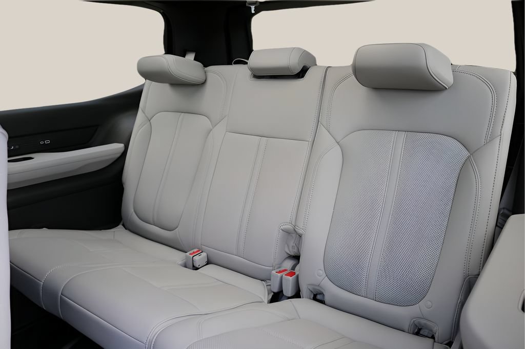 New 2026 Jeep Grand Wagoneer Limited AWD/4WD image 18