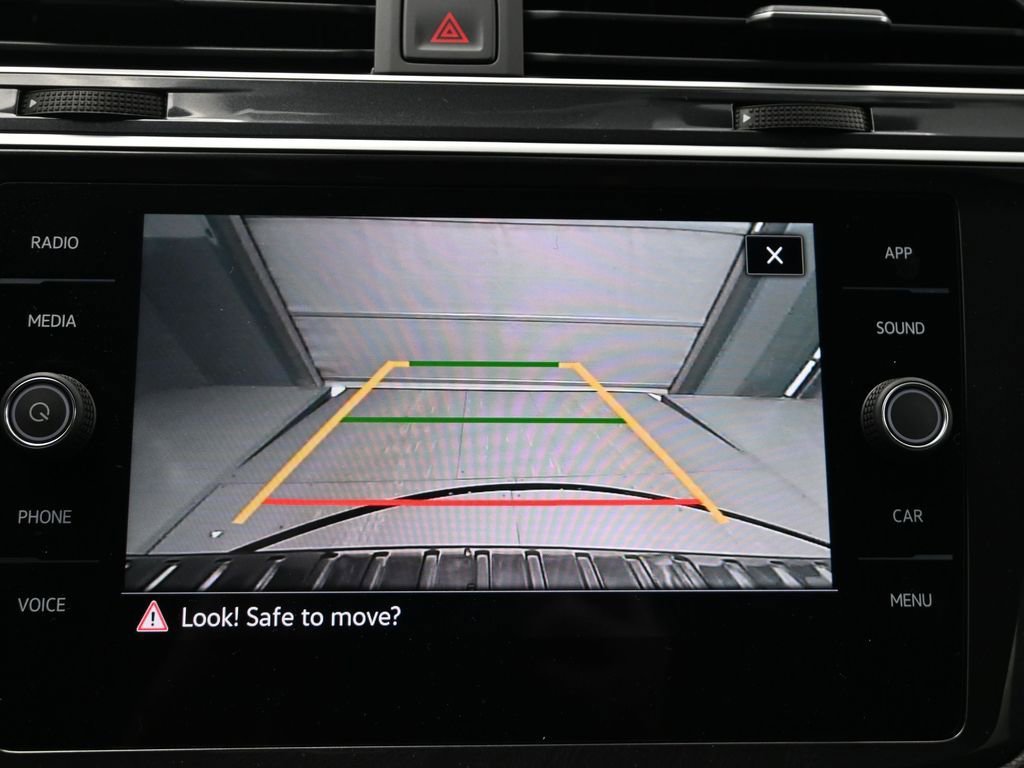 Used 2024 Volkswagen Tiguan SE R-Line image 20