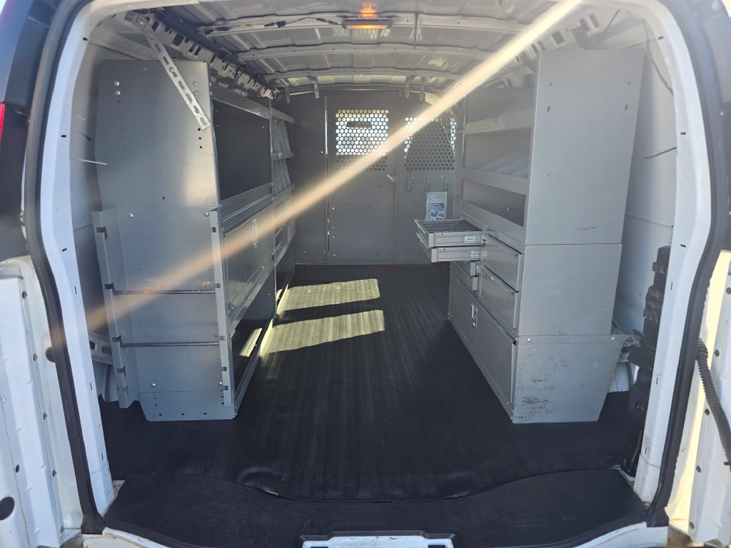 Used 2006 Chevrolet Express 2500 RWD image 12