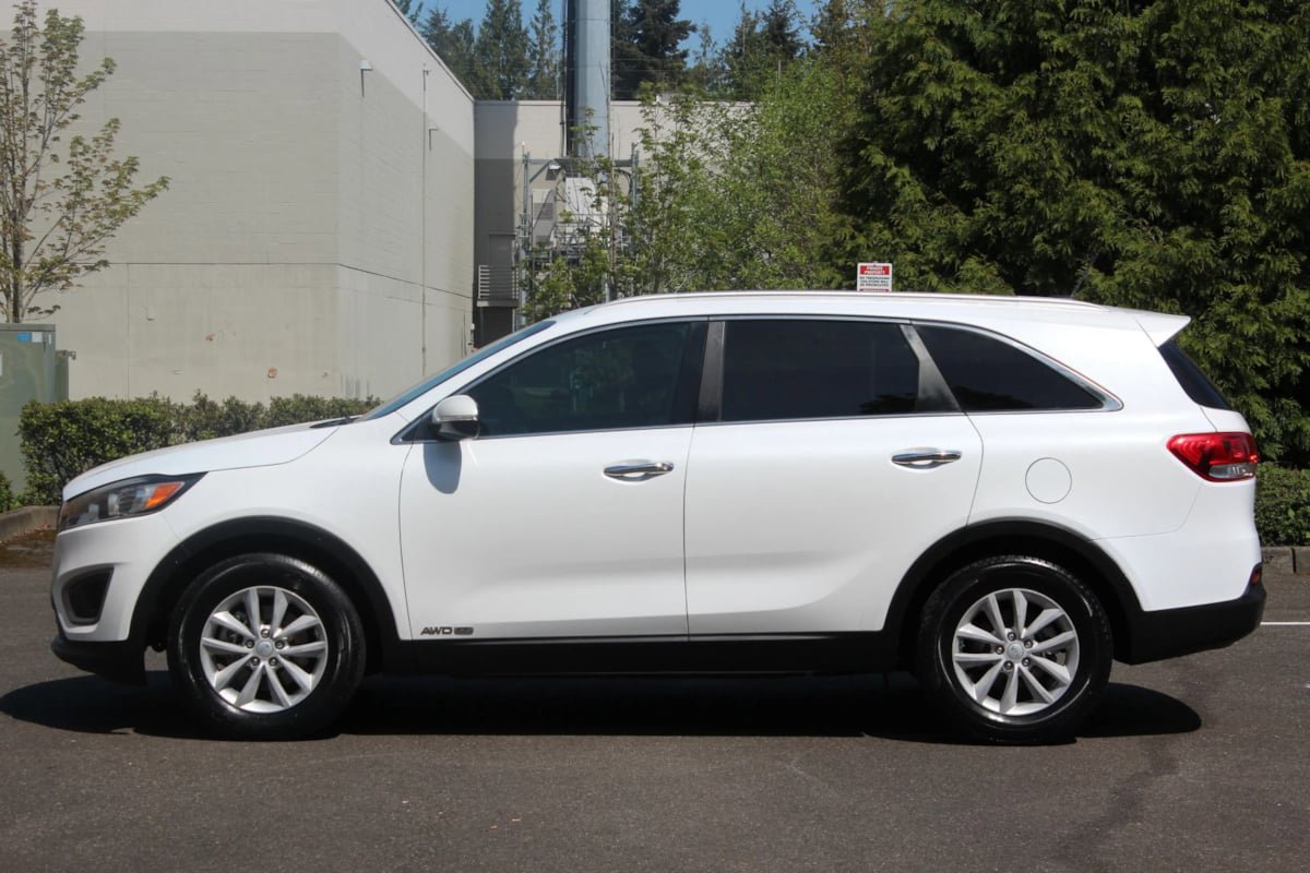 Used 2016 Kia Sorento LX AWD/4WD image 2