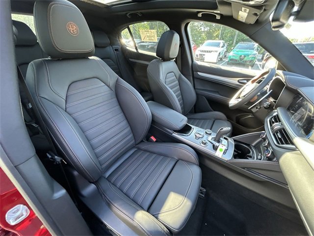 New 2025 Alfa Romeo Stelvio Sprint image 15