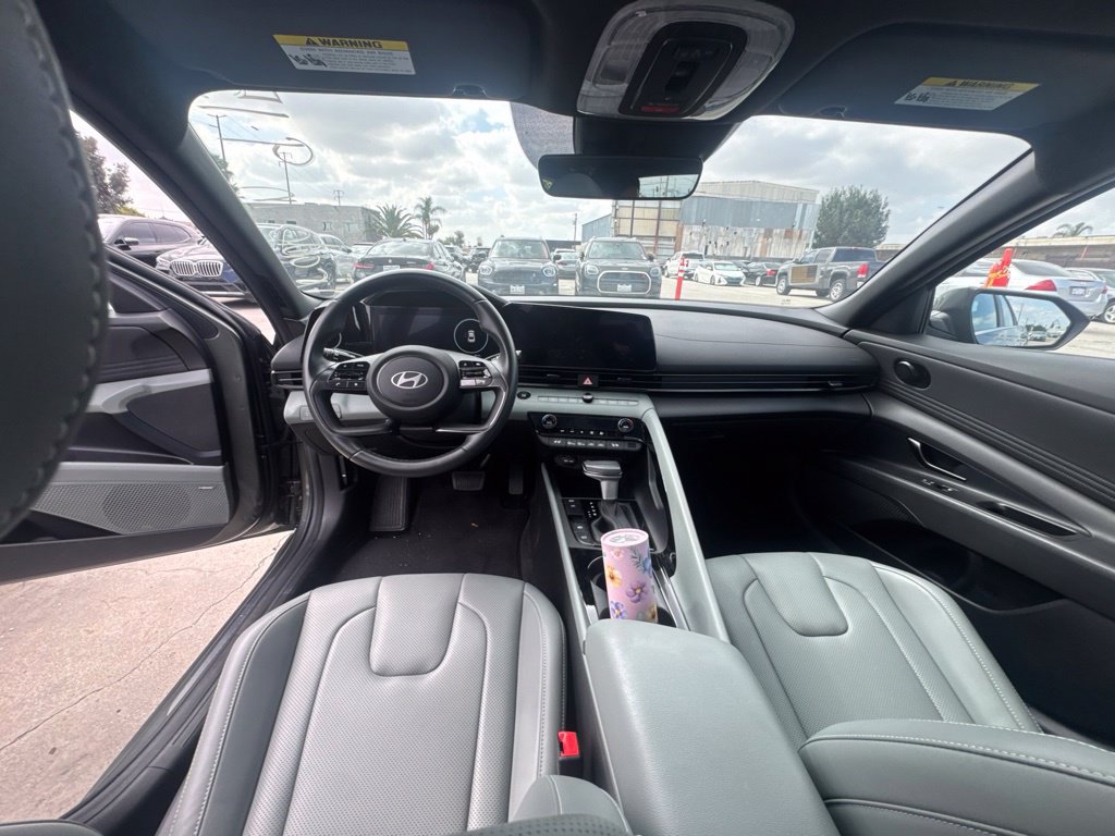 Used 2025 Hyundai Elantra Limited FWD image 18