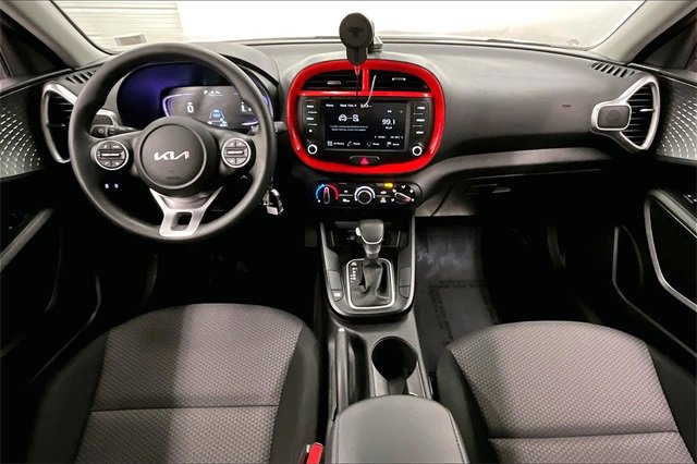 Used 2025 Kia Soul LX w/ LX Technology Package image 16