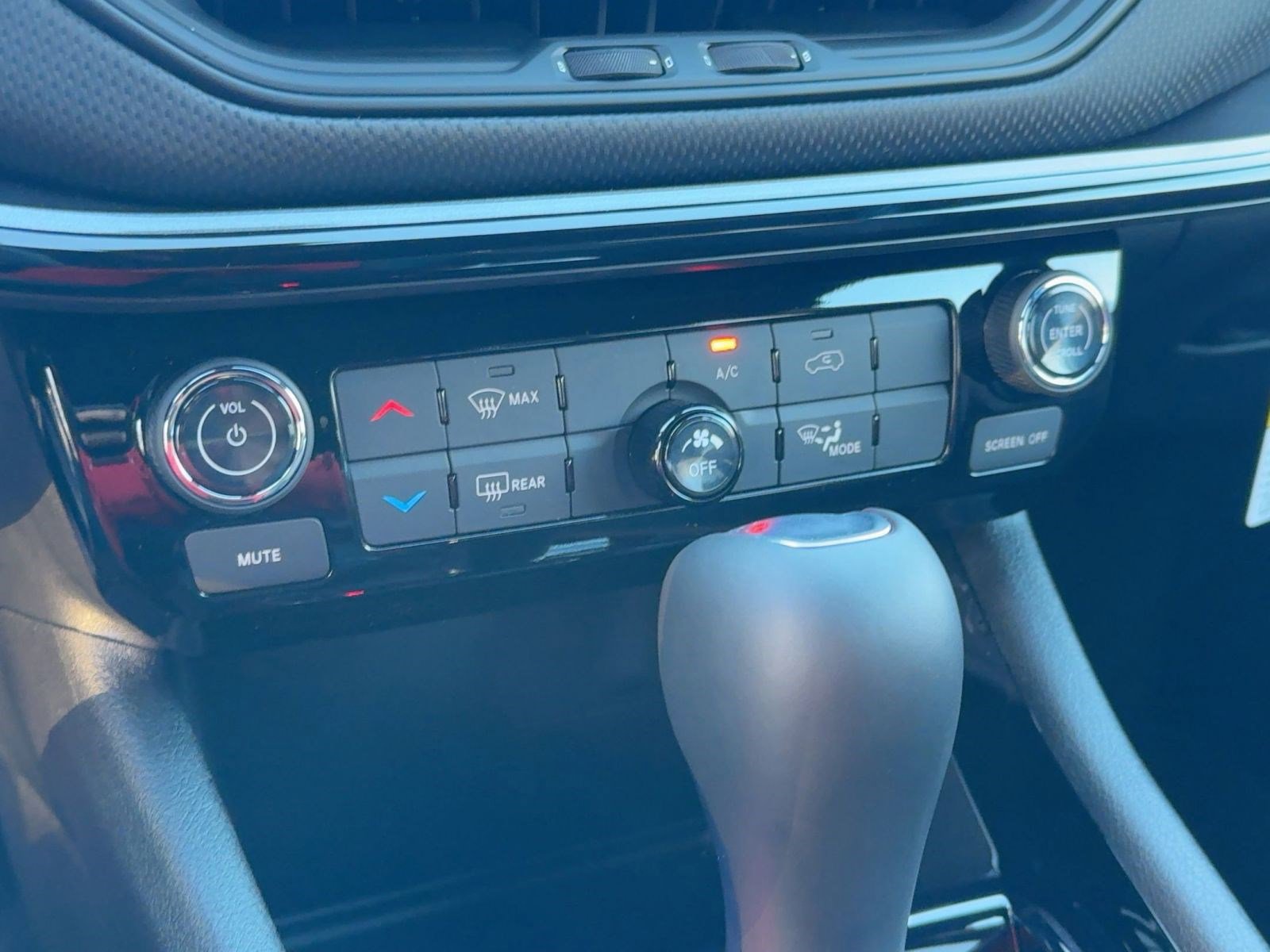 New 2026 Jeep Compass Latitude image 24