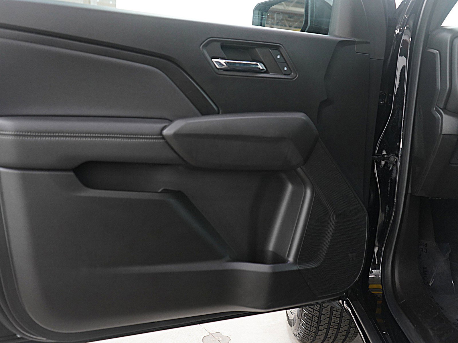 Used 2023 Chevrolet Colorado LT w/ LT Convenience Package II image 17