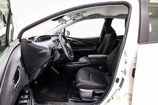 Used 2021 Toyota Prius LE image 13