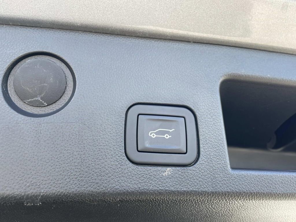 Used 2025 Chevrolet Equinox RS image 12