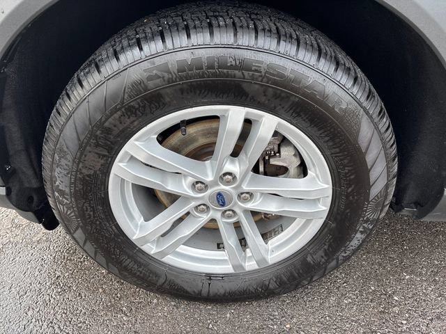 Used 2023 Ford Explorer XLT AWD/4WD image 8