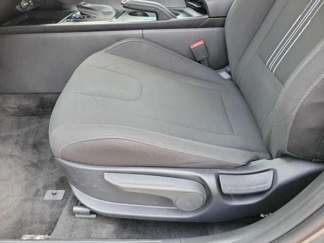 Used 2025 Hyundai Elantra Sport FWD image 6