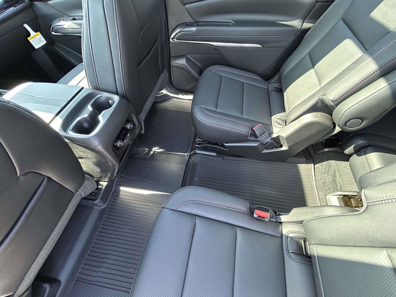 New 2026 Chevrolet Traverse Z71 w/ LPO, Floor Liner Package image 12