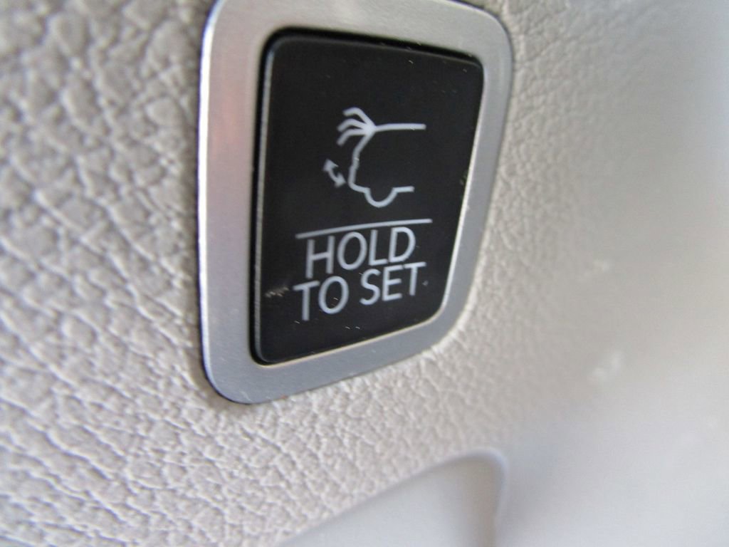 Used 2024 Jeep Wagoneer Series II AWD/4WD image 17