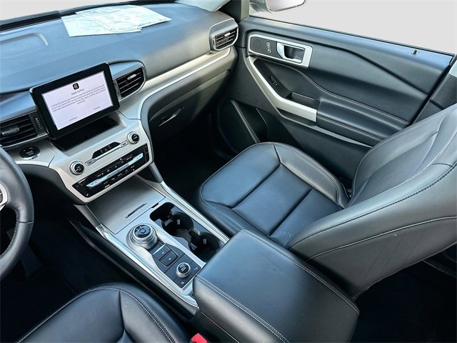 Used 2022 Ford Explorer XLT w/ Equipment Group 202A image 22