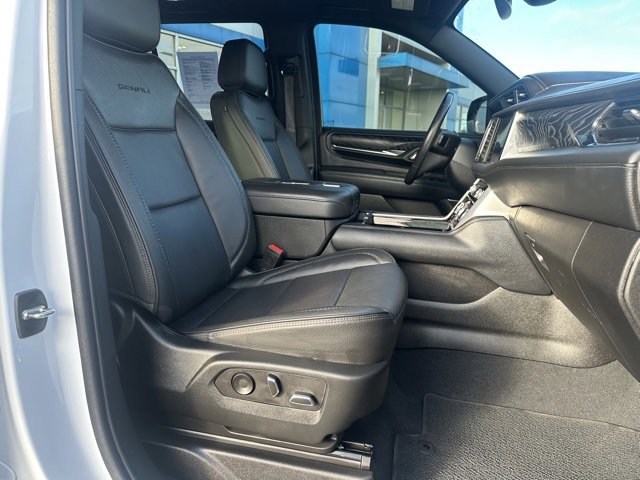 Used 2023 GMC Yukon Denali image 11