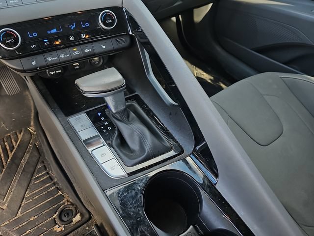 Used 2023 Hyundai Elantra SEL w/ Convenience Package FWD image 22