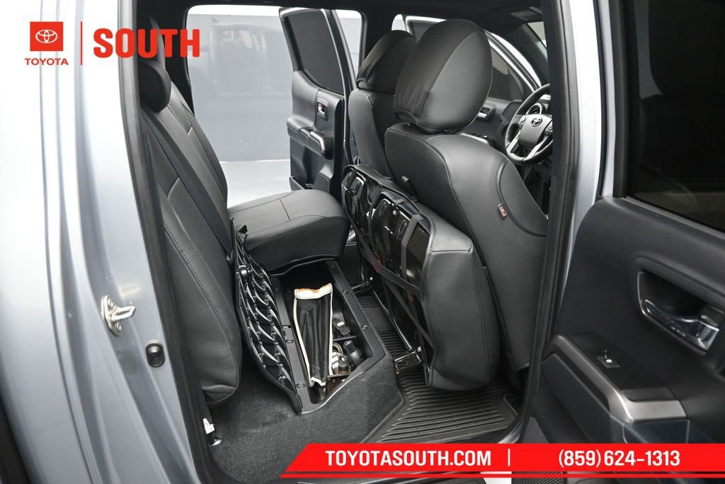 Used 2016 Toyota Tacoma TRD Off-Road AWD/4WD image 28