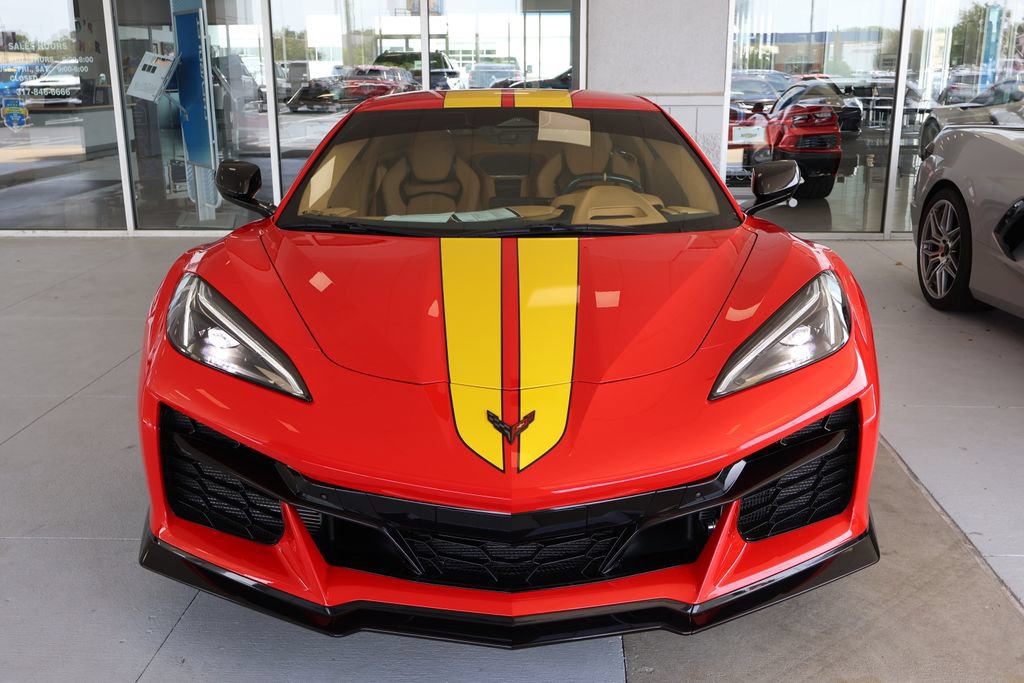 Used 2025 Chevrolet Corvette E-Ray w/ Stealth Interior Trim Package AWD/4WD image 2
