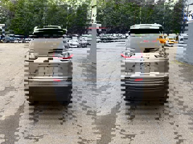 Used 2021 Jeep Cherokee Latitude Plus image 7