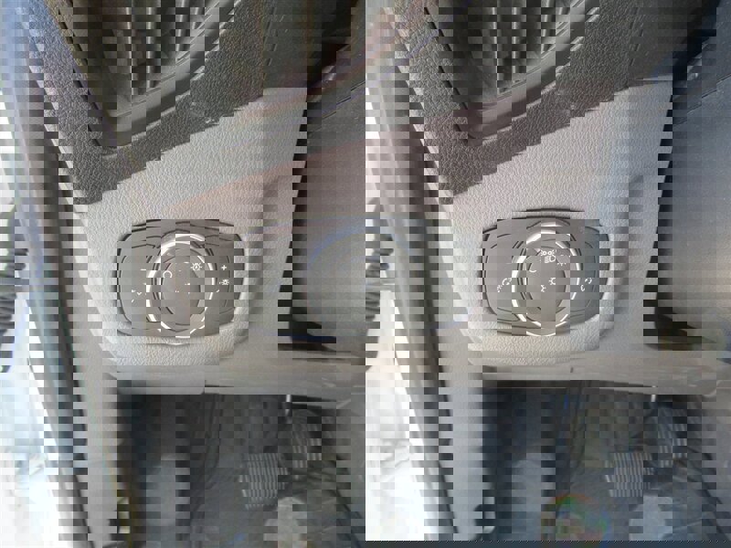 Used 2022 Ford Transit Connect XL image 17