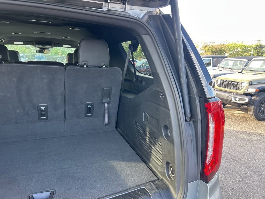 Used 2024 GMC Yukon XL SLT image 33