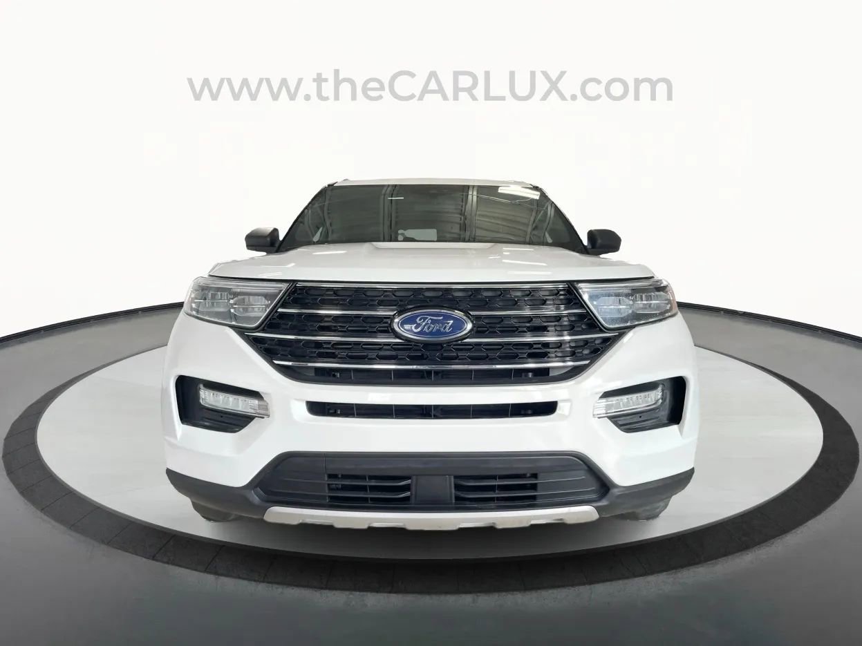 Used 2020 Ford Explorer XLT w/ Equipment Group 202A image 2
