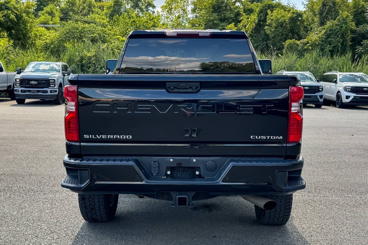 Used 2024 Chevrolet Silverado 2500 Custom w/ Custom Value Package AWD/4WD image 4