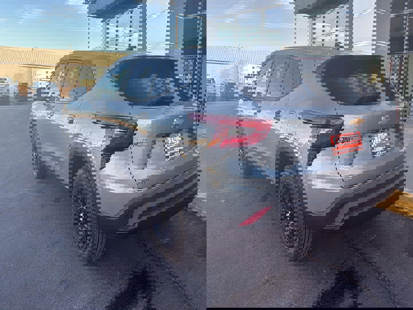 Used 2025 Chevrolet Trax LS w/ LS Convenience Package image 2