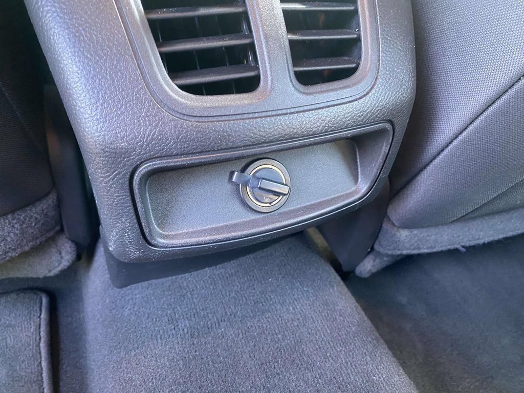 Used 2019 Ford Taurus SEL w/ Equipment Group 201A FWD image 12