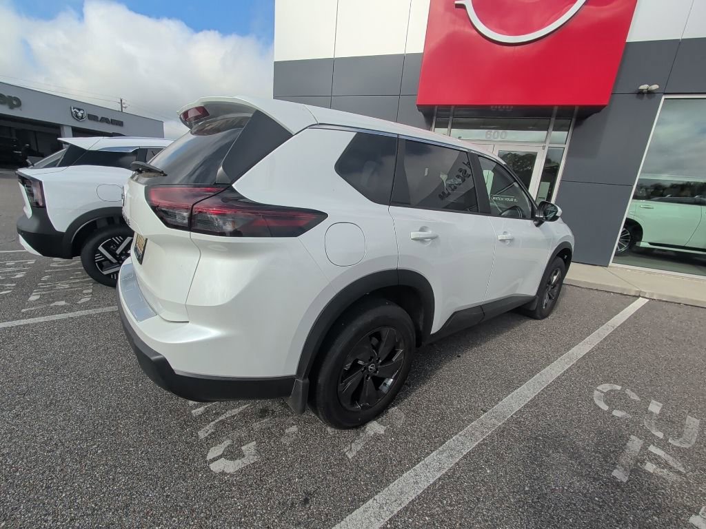 Used 2026 Nissan Rogue SV w/ Cold Weather Package image 6