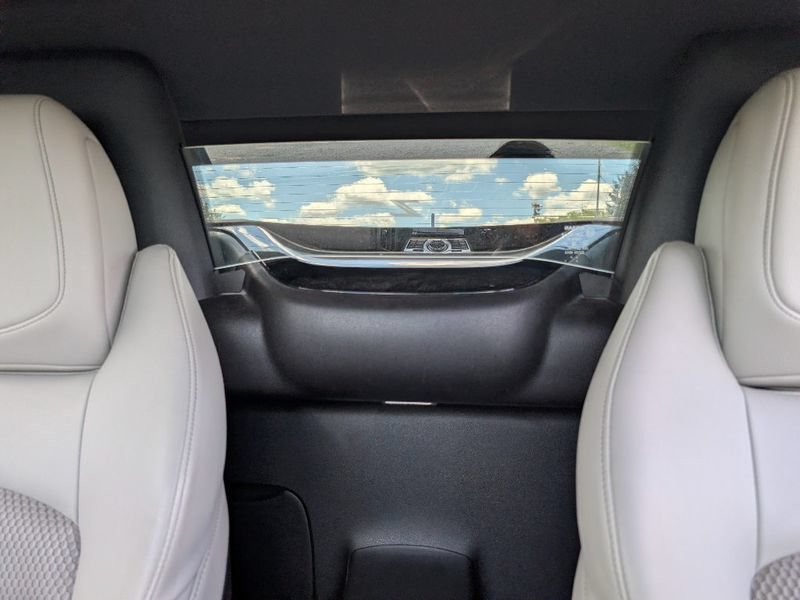 Used 2018 Nissan 370Z Touring RWD image 14