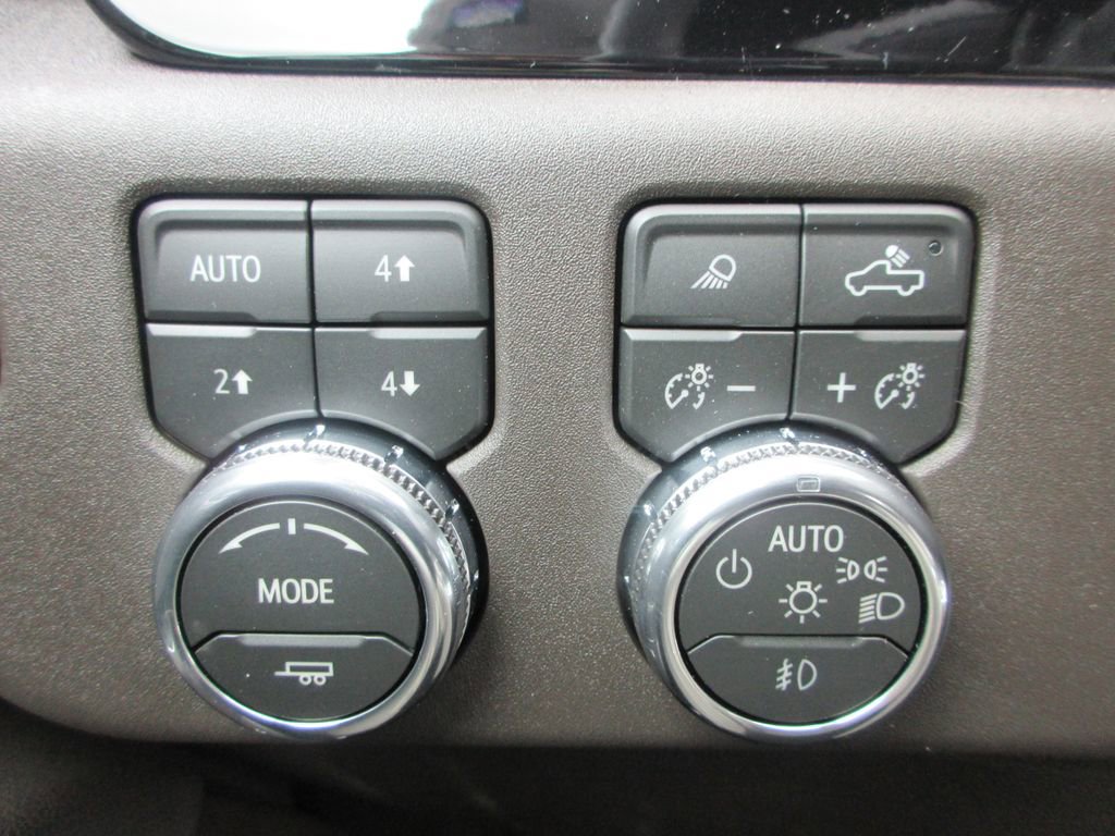 New 2026 GMC Sierra 2500 SLT w/ SLT Premium Package image 17