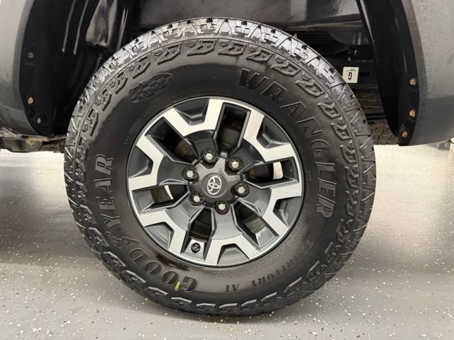 Certified 2023 Toyota Tacoma TRD Off-Road AWD/4WD image 20
