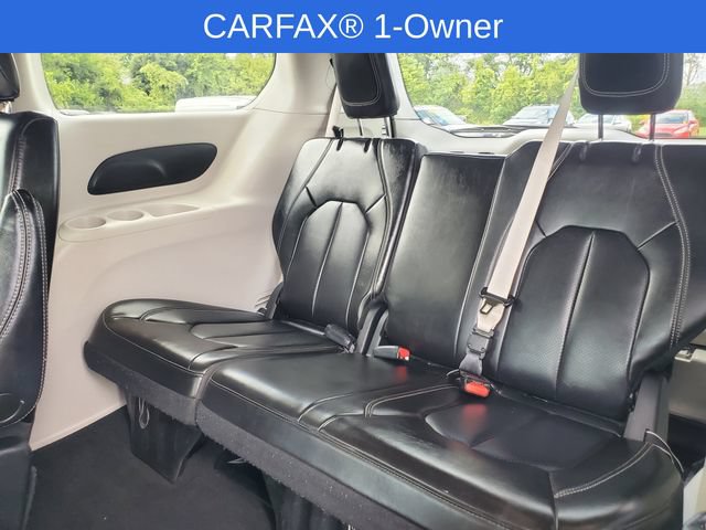 Used 2023 Chrysler Pacifica Touring-L FWD image 30