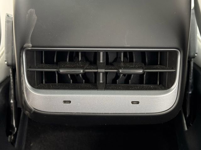 Used 2024 Tesla Model Y Long Range AWD/4WD image 30