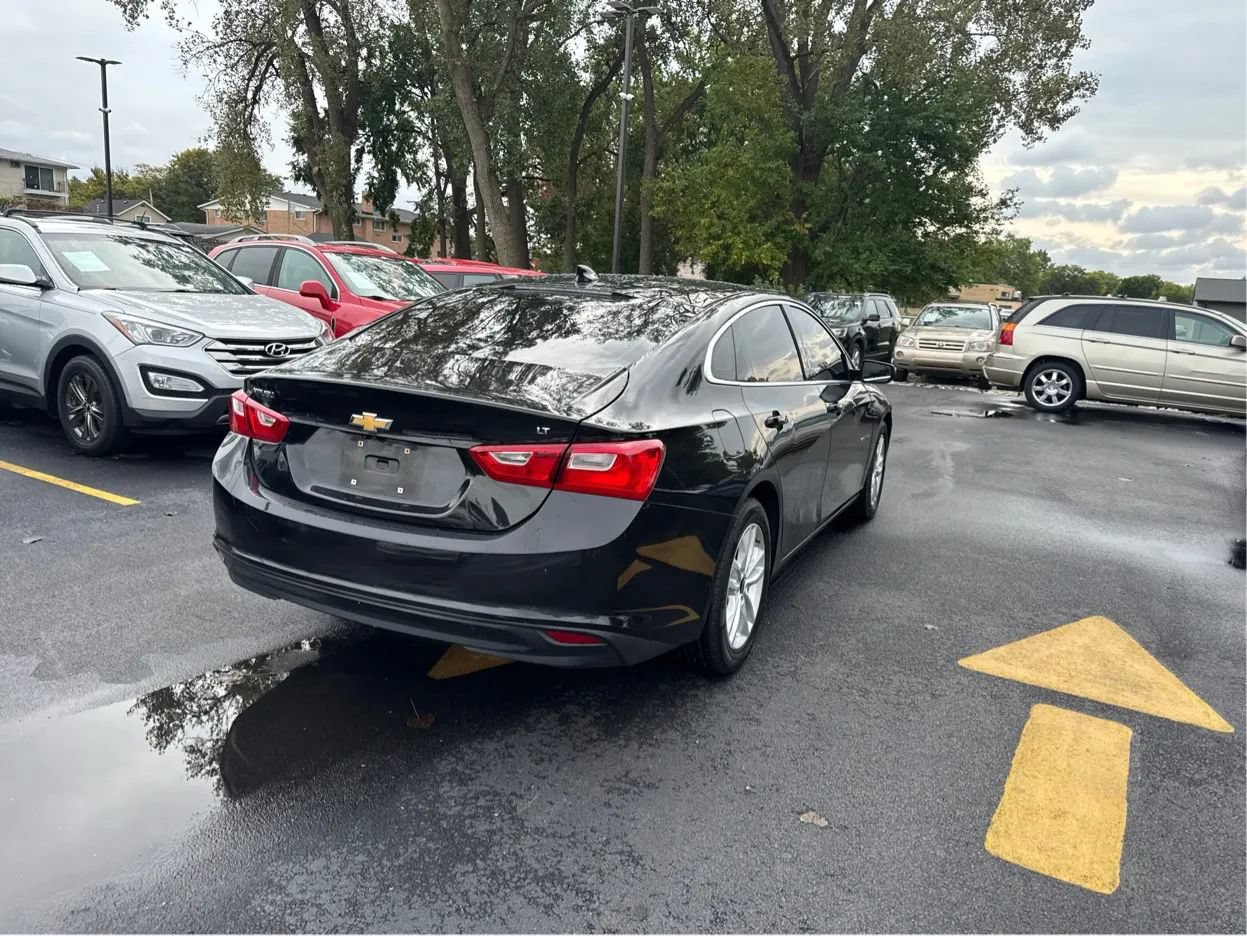 Used 2018 Chevrolet Malibu LT FWD image 4