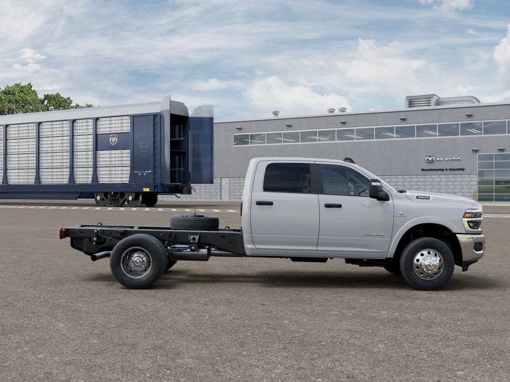New 2025 RAM 3500 Big Horn AWD/4WD image 22