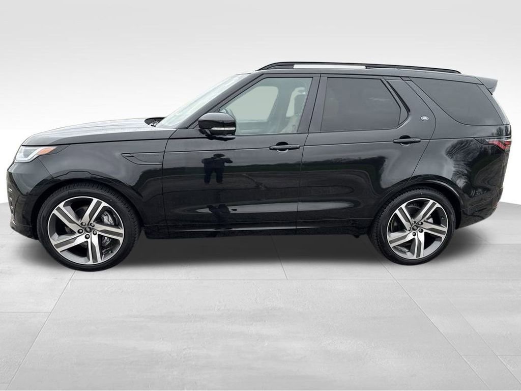 New 2024 Land Rover Discovery Dynamic SE image 2