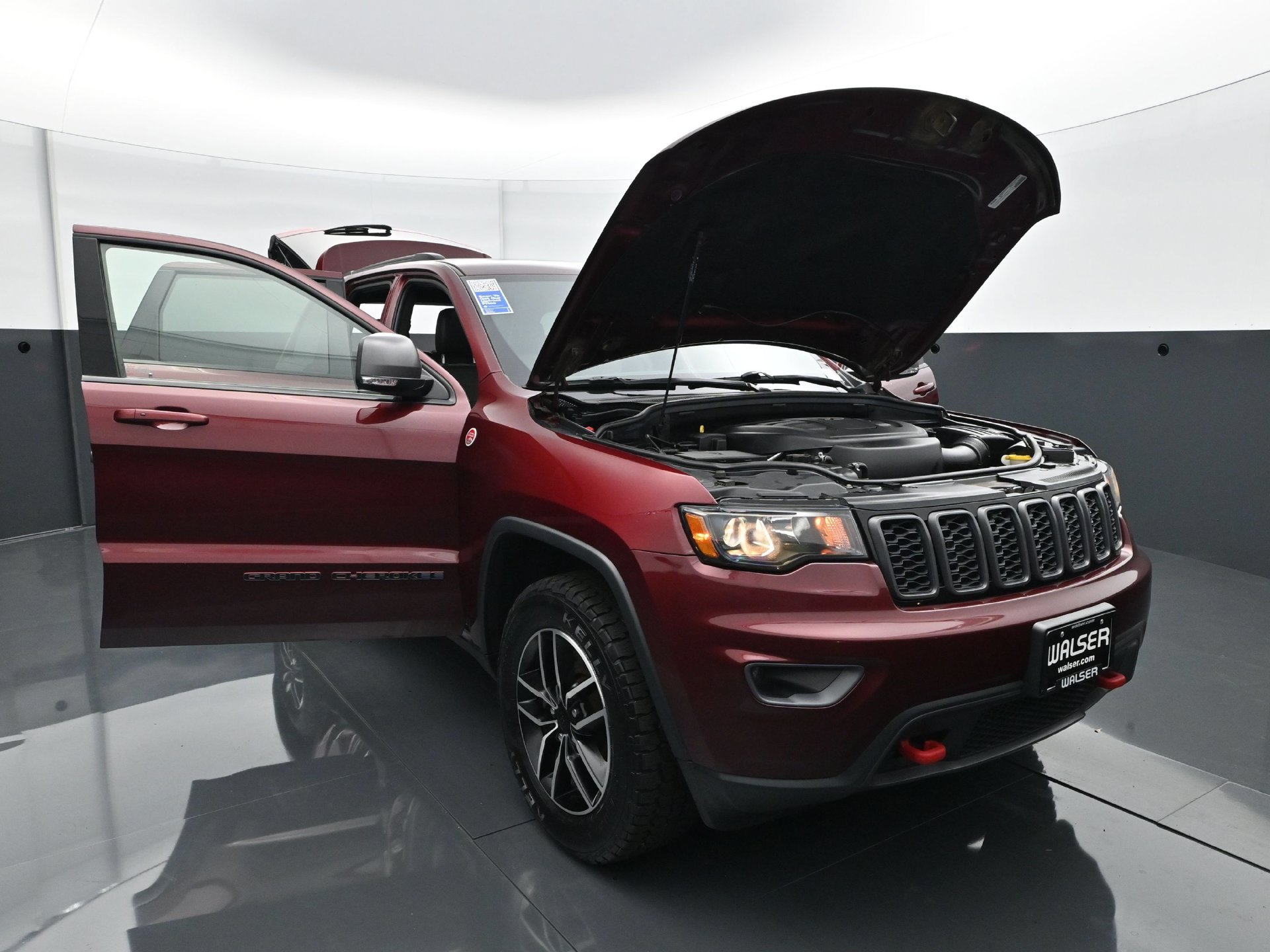 Used 2021 Jeep Grand Cherokee Trailhawk w/ Trailhawk Luxury Group AWD/4WD image 21