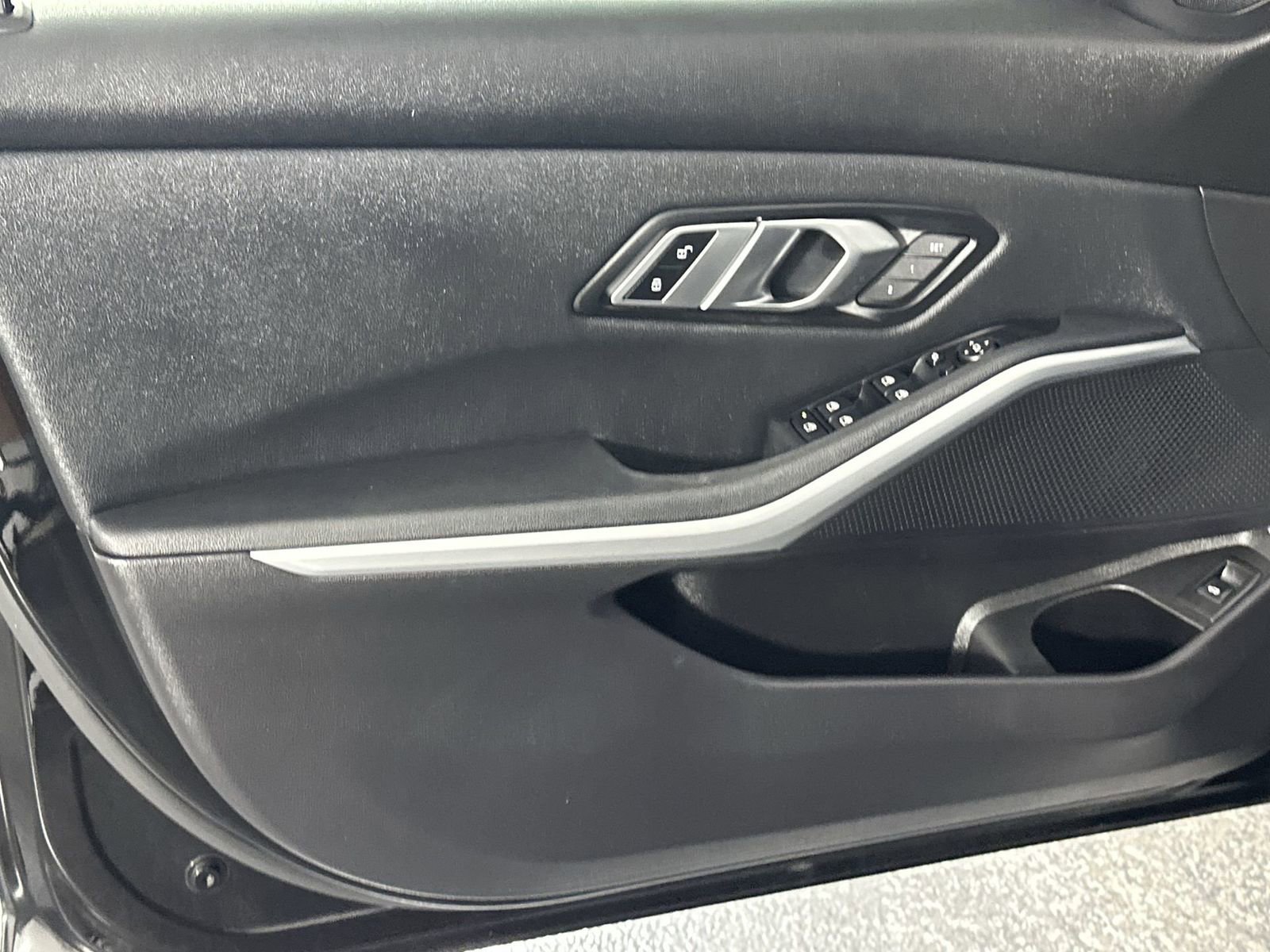 Used 2019 BMW 330i xDrive Sedan w/ Convenience Package image 29