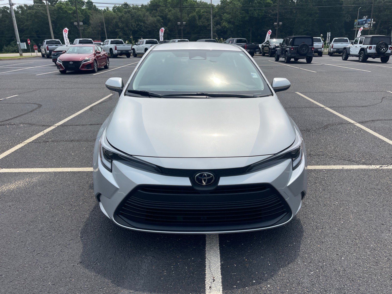 Used 2026 Toyota Corolla LE FWD image 2