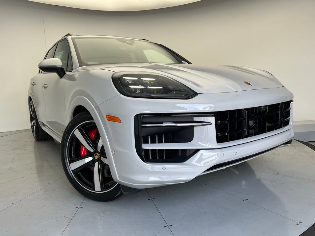 New 2025 Porsche Cayenne GTS image 24