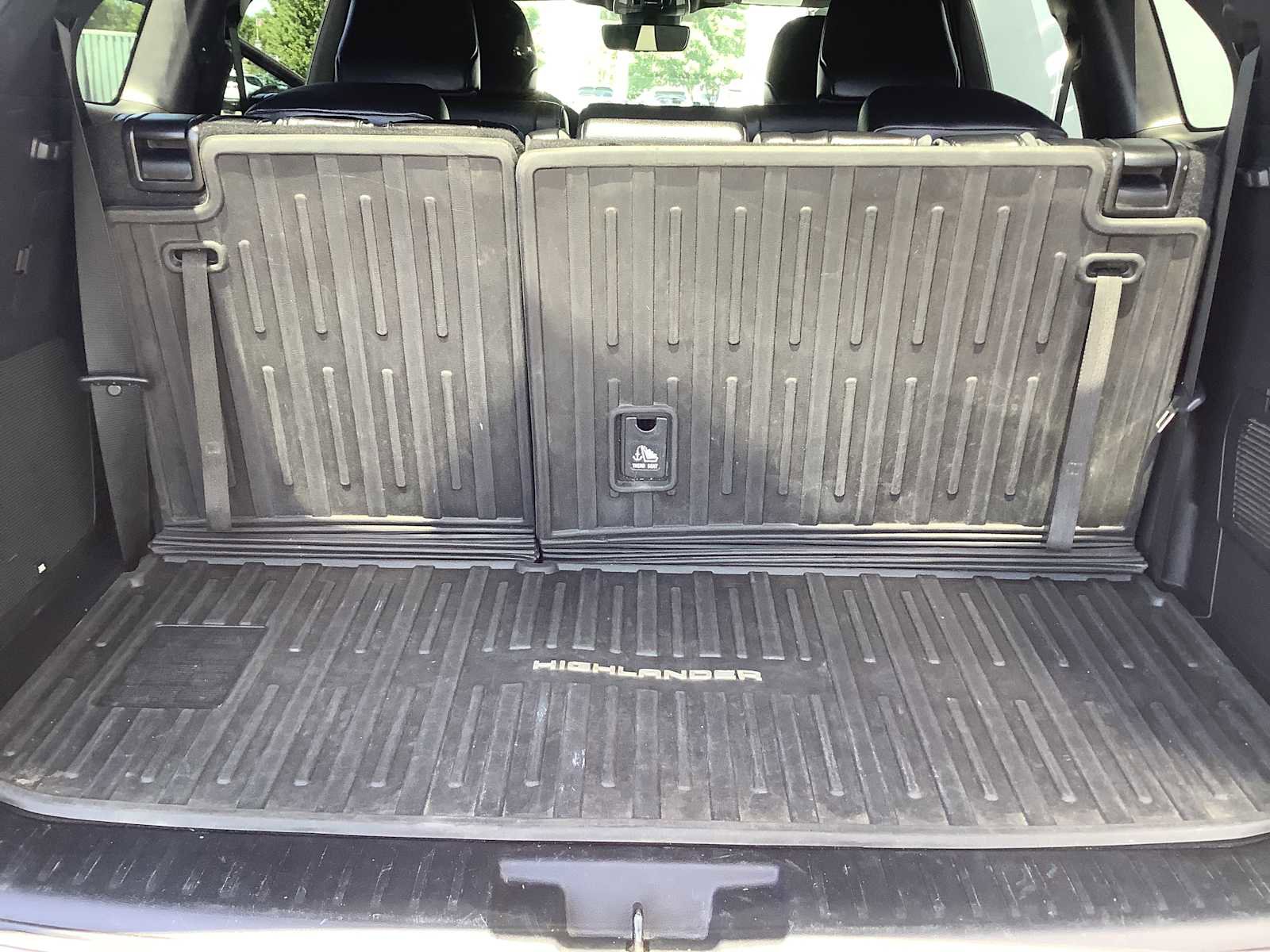Used 2021 Toyota Highlander XSE AWD/4WD image 19